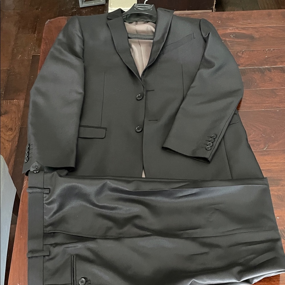 Classic Black Men's Suit 40L jacket 34L pants